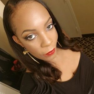 Meet your Posher, Adrienne